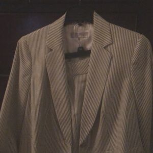 Kasper Pantsuit- New never been worn . Beautiful green pinstripe Kasper suit.